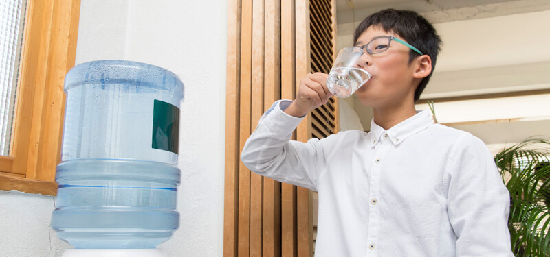 ウォーターサーバーやコーヒーメーカーなどのキッチン家電　その電気代ってどのくらい？